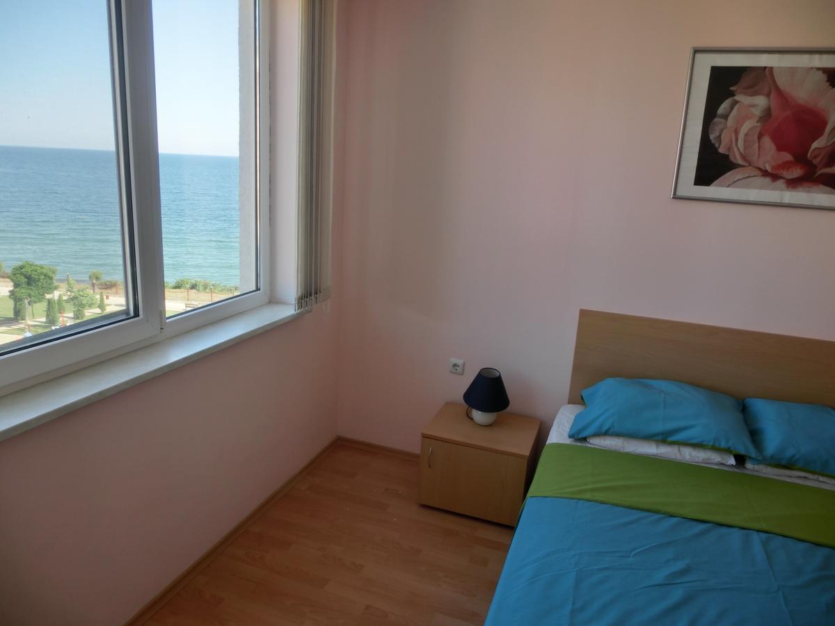 Sea View Panorama Apartment On Complex With Pools And Beach, Sveti Vlas Exteriör bild