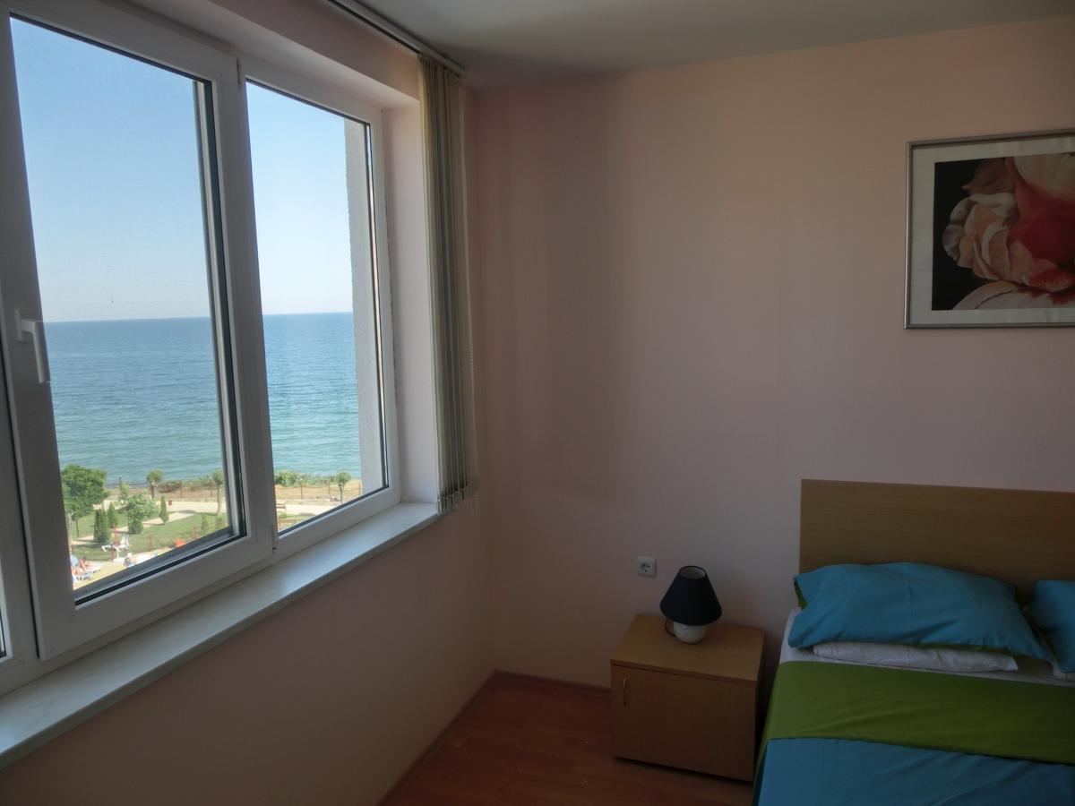Sea View Panorama Apartment On Complex With Pools And Beach, Sveti Vlas Exteriör bild